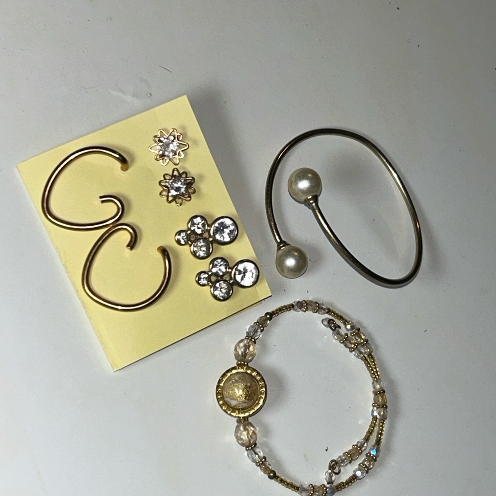 Elegant Gold Diamond Pearl Jewelry Set